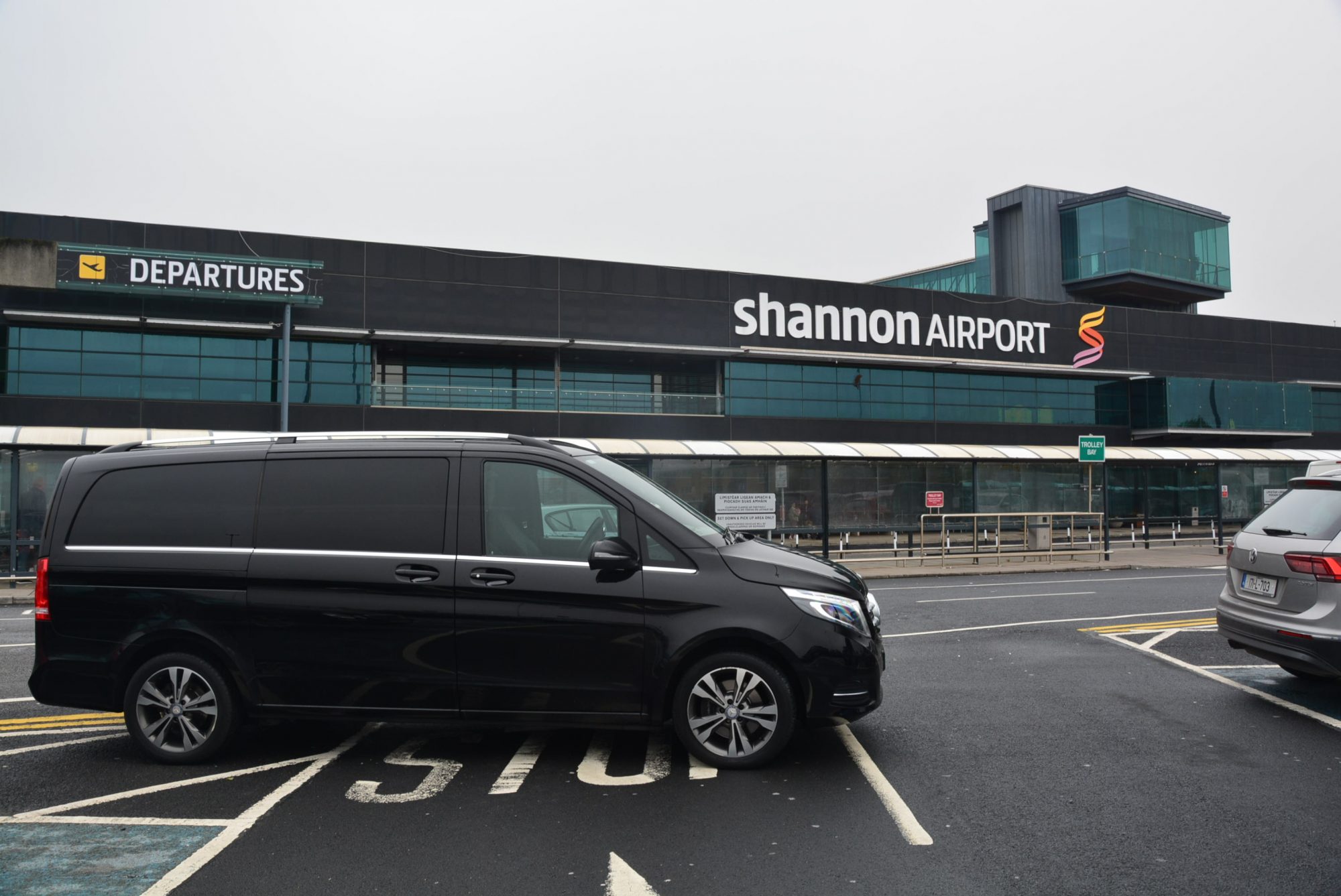 black-mercedes-benz-at-shannon-airport-terminal