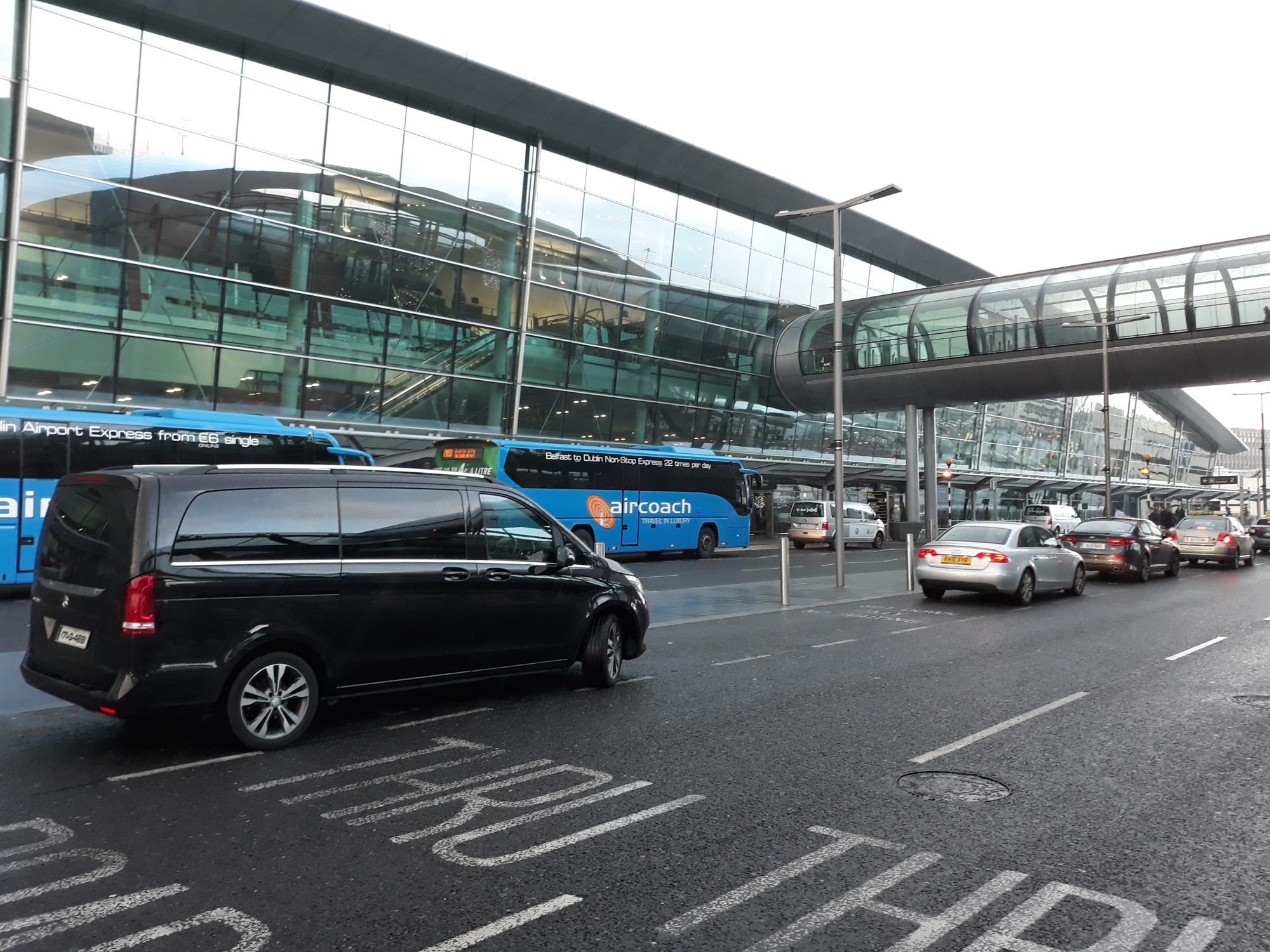 black-mercedes-v-class-at dublin-airport