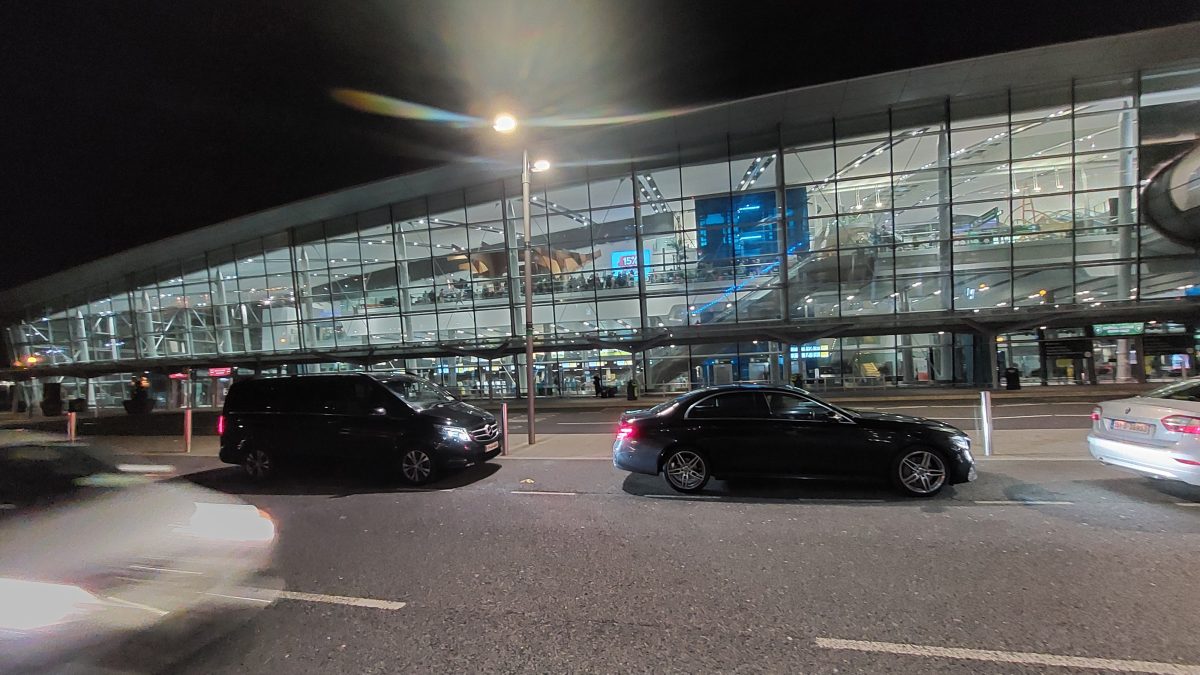 two-black-mercedes-benz-e-class-and-v-class-at-dublin-airport-private-car-service